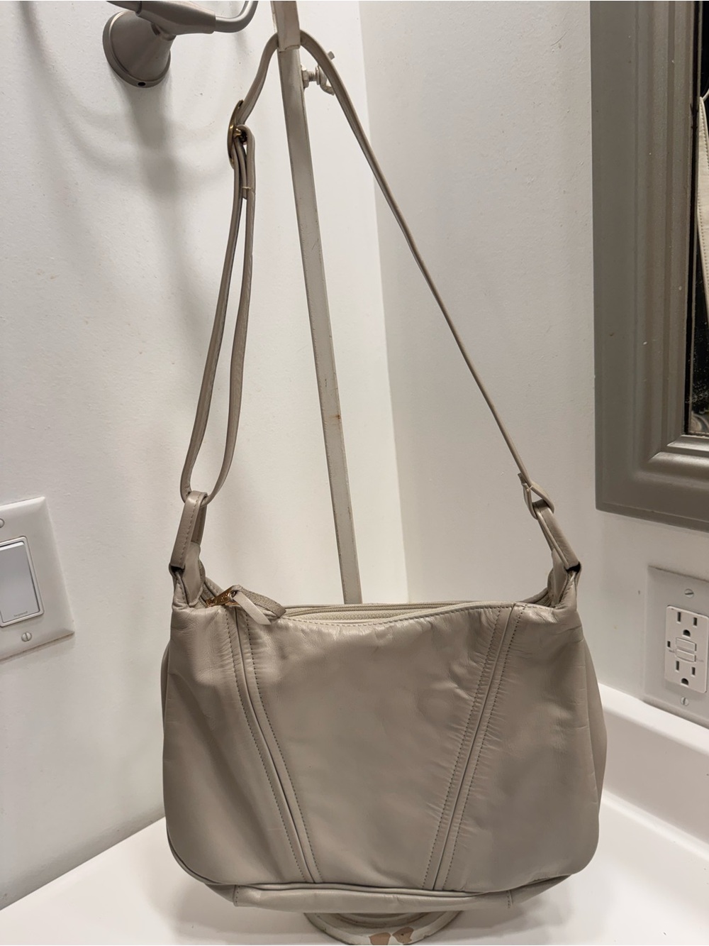 Vintage SAS made in the USA Neutral Beige Shoulder Bag